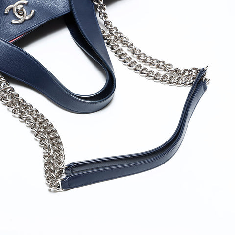 シャネル CHANEL 27番台 2019 2way ポーチ付き パンチング ロゴ チェーン トートバッグ ネイビー WS22840