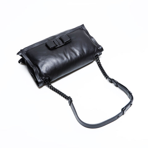 サルヴァトーレフェラガモ Salvatore Ferragamo ナイロン ビバ ヴァラ ショルダーバッグ ブラック WS22853