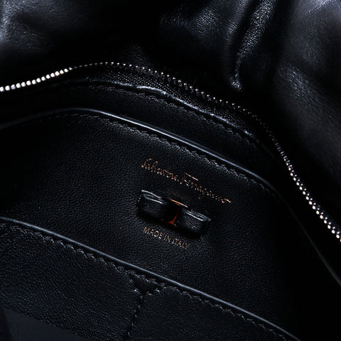 サルヴァトーレフェラガモ Salvatore Ferragamo ナイロン ビバ ヴァラ ショルダーバッグ ブラック WS22853