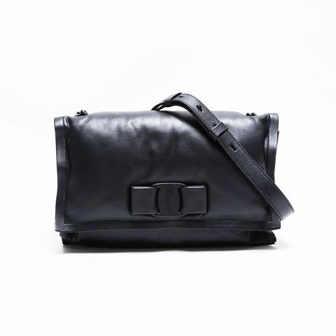 サルヴァトーレフェラガモ Salvatore Ferragamo ナイロン ビバ ヴァラ ショルダーバッグ ブラック WS22853