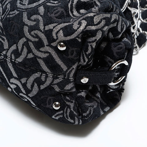 CHANEL 10 Series Canvas 2005-2006 Chain Motif Shoulder Bag black WS22869