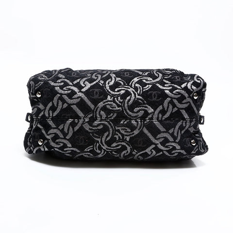 CHANEL 10 Series Canvas 2005-2006 Chain Motif Shoulder Bag black WS22869