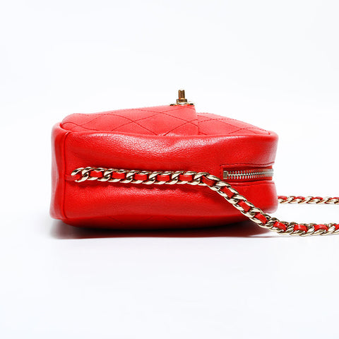 CHANEL No. 26 2018-2019 Leather Bicolor Chain Shoulder Bag Red WS22872