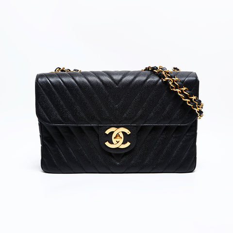 CHANEL No. 2 Big Matrasse Chevron Caviar Chain 1991-1994 Shoulder Bag black WS22898