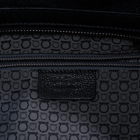 サルヴァトーレフェラガモ Salvatore Ferragamo レザー ショルダーバッグ ブラック WS22911