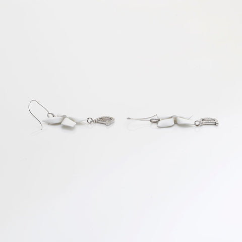 クリスチャンディオール Christian Dior フラワー ピアス ホワイト WS22922