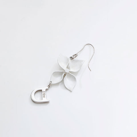 クリスチャンディオール Christian Dior フラワー ピアス ホワイト WS22922