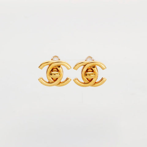 CHANEL 95A 1995 Turnlock COCO Mark Earring gold WS22944