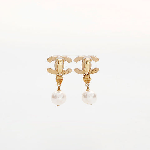 CHANEL 21C 2021 COCO Mark Pearl Rhinestone Drop Earring gold WS22963