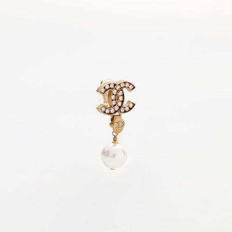 CHANEL 21C 2021 COCO Mark Pearl Rhinestone Drop Earring gold WS22963