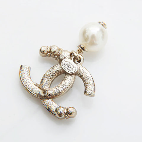 CHANEL C21C 2021 COCO Mark Pearl Rhinestone Drop Pierce black WS22966