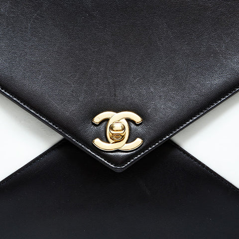 CHANEL No. 5 1997-1999 Leather Two-Tone Letter Flap Handbag black WS23006