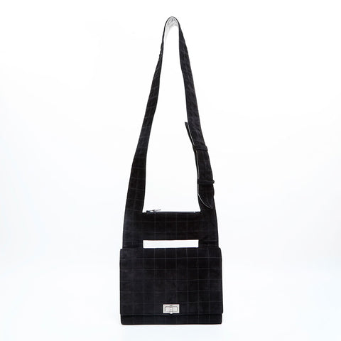 CHANEL No. 7 2002-2003 Suede 2.55 Chocolate Bar Shoulder Bag black WS23015
