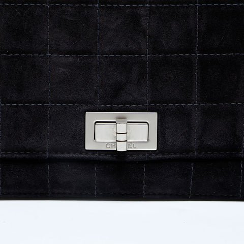 CHANEL No. 7 2002-2003 Suede 2.55 Chocolate Bar Shoulder Bag black WS23015