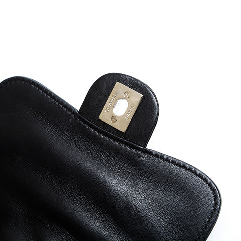 CHANEL Nr. 17 2012-2013 Mini Matelasse Chain Lammleder Umhängetasche schwarz WS23109