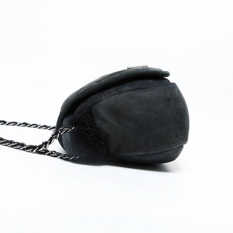 CHANEL No. 9 2004-2005 Suede Flap Boa 2.55 Mouton Shoulder Bag black WS23145