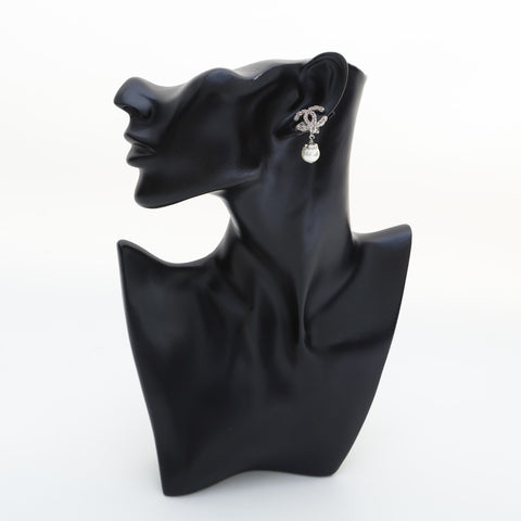 CHANEL A13C 2013 COCO Mark Rhinestone Pearl Drop Earring Silver WS23201