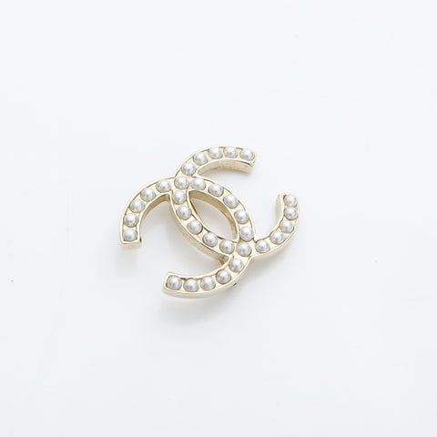 CHANEL 10V 2010 COCO Mark Pearl Mini Brooch gold WS23207