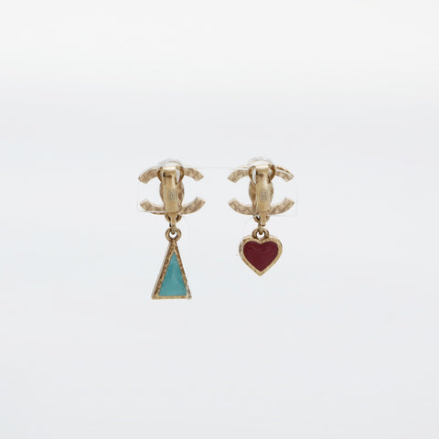 CHANEL A17P 2017 COCO Mark Heart Earring gold WS23214