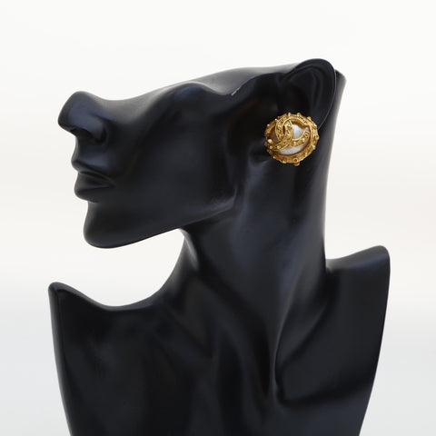 CHANEL 94A 1994 COCO Mark Pearl Earring gold WS23235