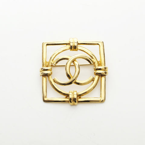 CHANEL 2cc9 1994 COCO Mark Square Brooch gold WS23258