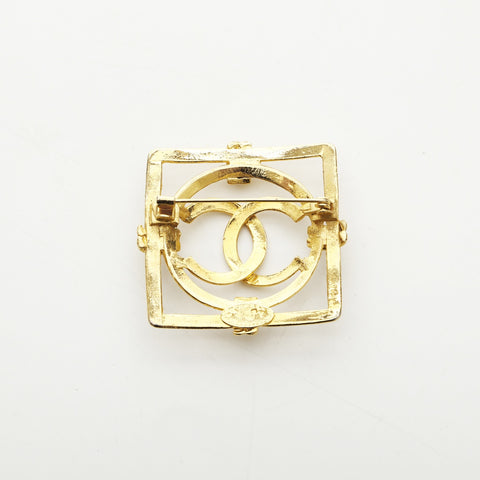 CHANEL 2cc9 1994 COCO Mark Square Brooch gold WS23258