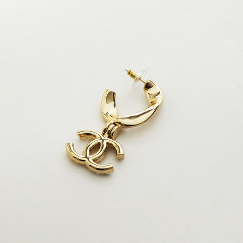 CHANEL B24A 2024 COCO Mark Hoop Pierce gold WS23266