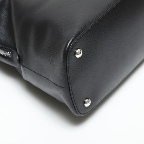 Salvatore Ferragamo Leather Vara Shoulder Bag black WS23289