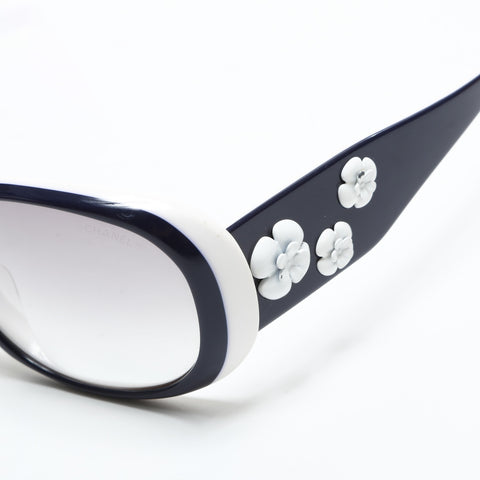 CHANEL Camelia sunglasses white WS23363