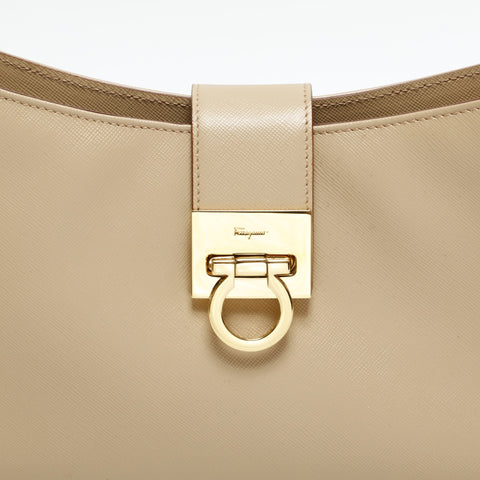 Salvatore Ferragamo leather Shoulder Bag beige WS23404