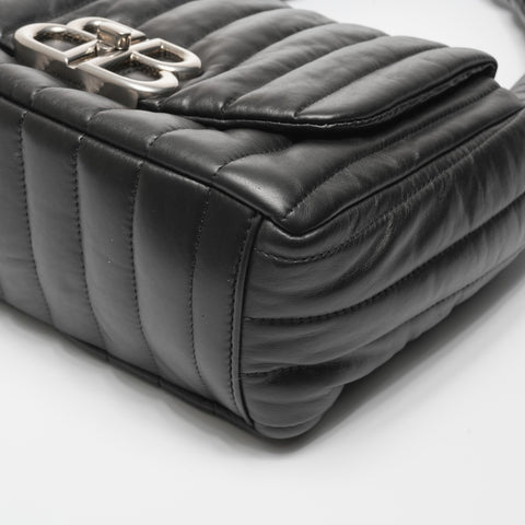 BALENCIAGA MANACO gepolsterte Umhängetasche aus gestepptem Leder mit einem Gürtel schwarz WS23584