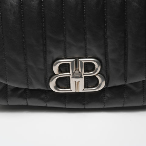 BALENCIAGA MANACO gepolsterte Umhängetasche aus gestepptem Leder mit einem Gürtel schwarz WS23584