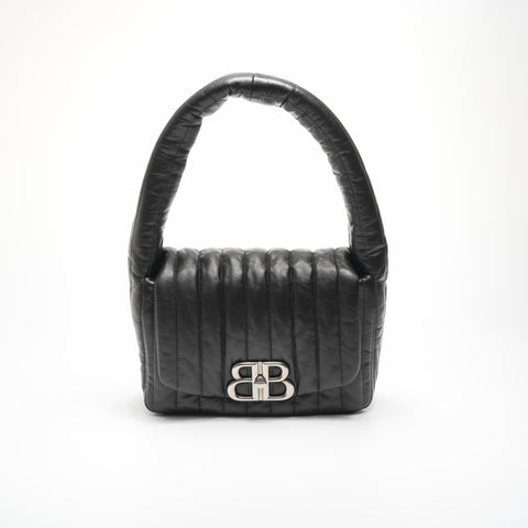 BALENCIAGA MANACO gepolsterte Umhängetasche aus gestepptem Leder mit einem Gürtel schwarz WS23584