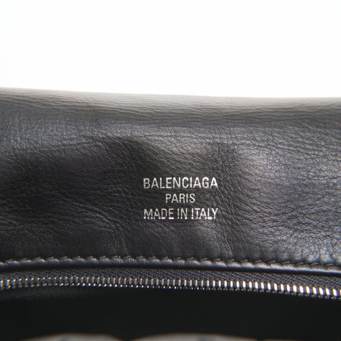 BALENCIAGA MANACO gepolsterte Umhängetasche aus gestepptem Leder mit einem Gürtel schwarz WS23584