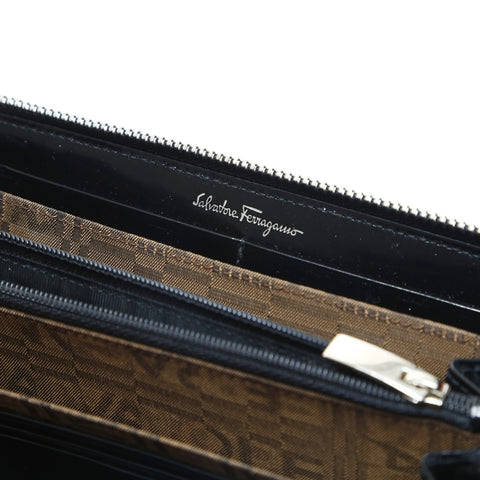 Salvatore Ferragamo Patent leather Purse black WS23598