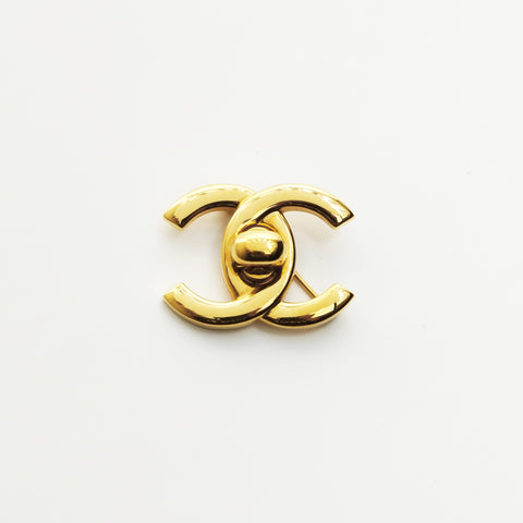 CHANEL 96A Turnlock COCO Mark 1996 Brooch gold WS23609