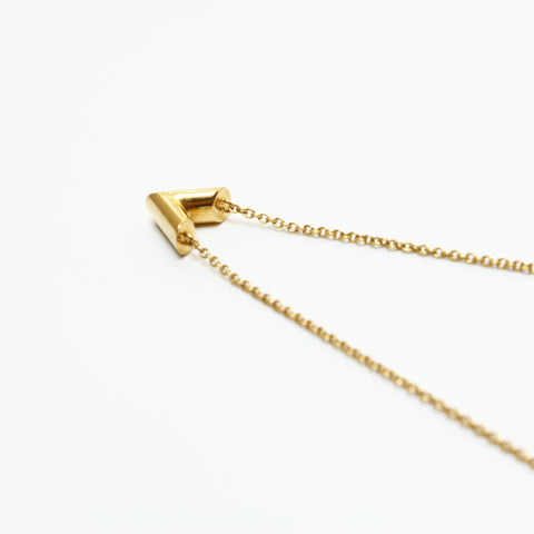 LOUIS VUITTON 2019 Essential V Necklace gold WS23612