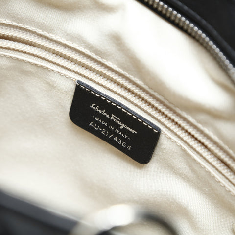 Salvatore Ferragamo leather Shoulder Bag black WS23640