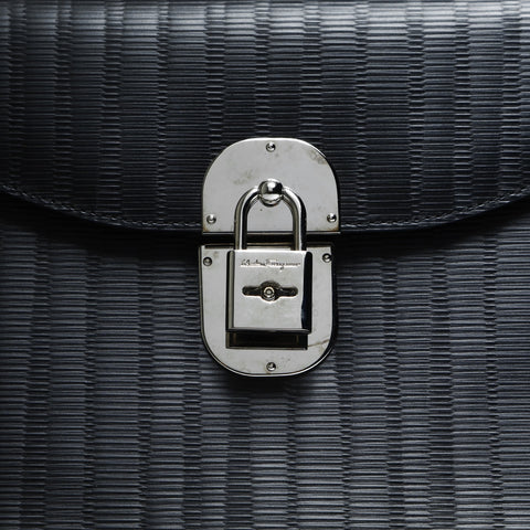 Salvatore Ferragamo leather Shoulder Bag black WS23640