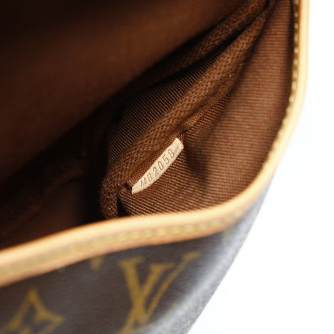 LOUIS VUITTON 2008 M42256 Monogram Saumur 30 Shoulder Bag Brown WS23755