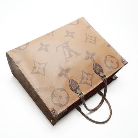 LOUIS VUITTON 2020 Monogram Giant Reverse On-the-Go MM Handbag Brown WS23758