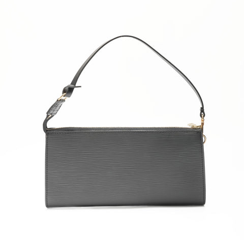 LOUIS VUITTON 2000 Epi Pochette Accessories Shoulder Bag black WS23778