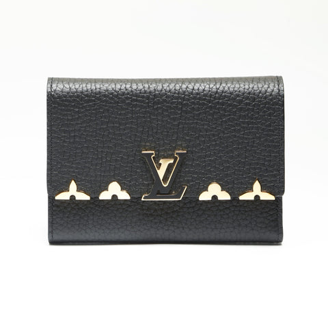 LOUIS VUITTON 2022-2025 Portefeuille Capucines Compact Tri-fold wallet black WS23872