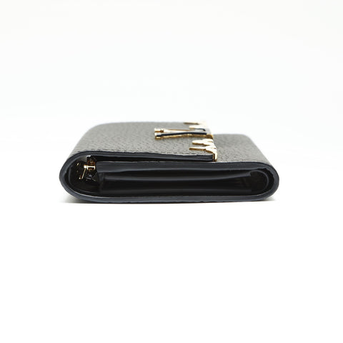 LOUIS VUITTON 2022-2025 Portefeuille Capucines Compact Tri-fold wallet black WS23872
