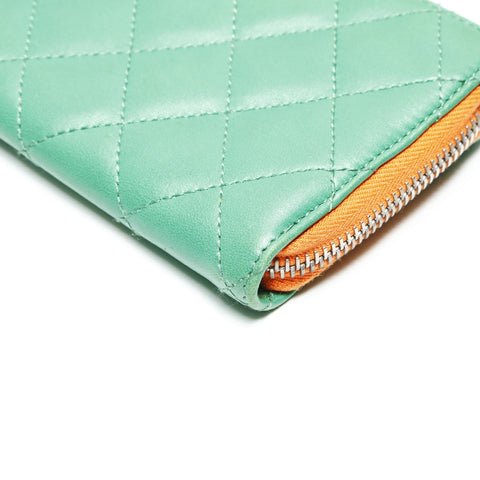 CHANEL No. 11 2008-2009 Matelasse Round Zip Lambskin Purse green WS23873