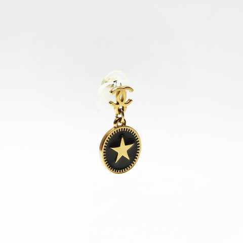 CHANEL 01P 2001 Round Black Star Pierce gold WS23926