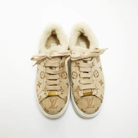 LOUIS VUITTON Time Out Line Suede Mouton Low-Cut Size: 35 1/2 8.9" sneakers beige WS23934
