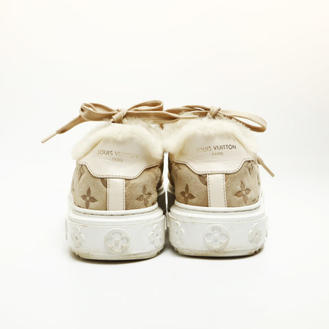 LOUIS VUITTON Time Out Line Suede Mouton Low-Cut Size: 35 1/2 8.9" sneakers beige WS23934