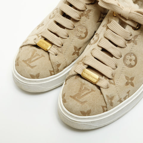 LOUIS VUITTON Time Out Line Suede Mouton Low-Cut Size: 35 1/2 8.9" sneakers beige WS23934