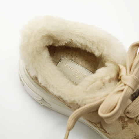 LOUIS VUITTON Time Out Line Suede Mouton Low-Cut Size: 35 1/2 8.9" sneakers beige WS23934